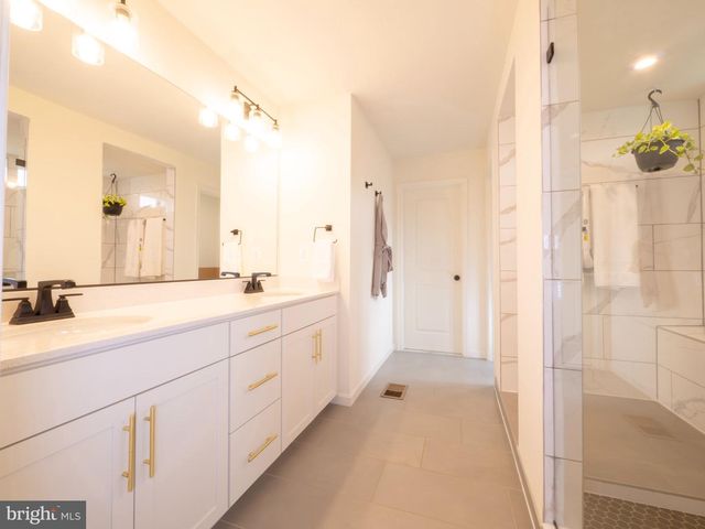 101 POE DR, Winchester, VA 22602