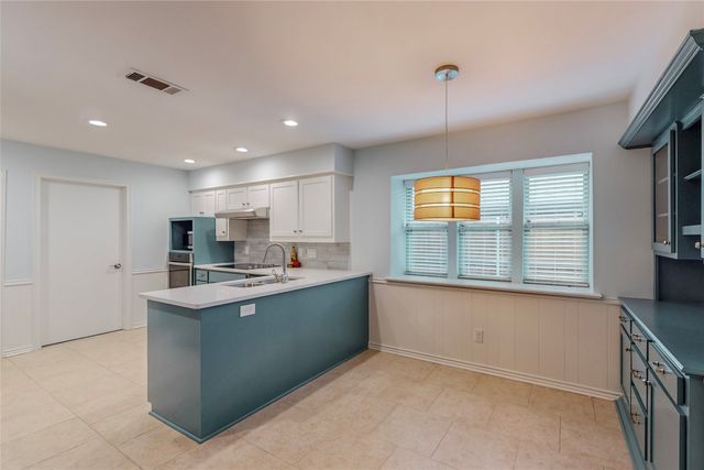 2251 Woodcreek Street, Carrollton, TX 75006
