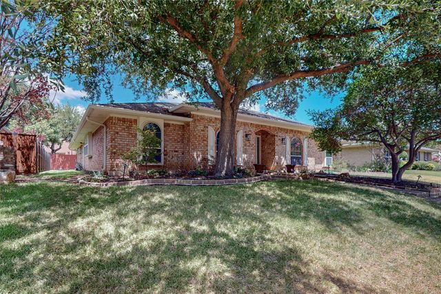 2251 Woodcreek Street, Carrollton, TX 75006