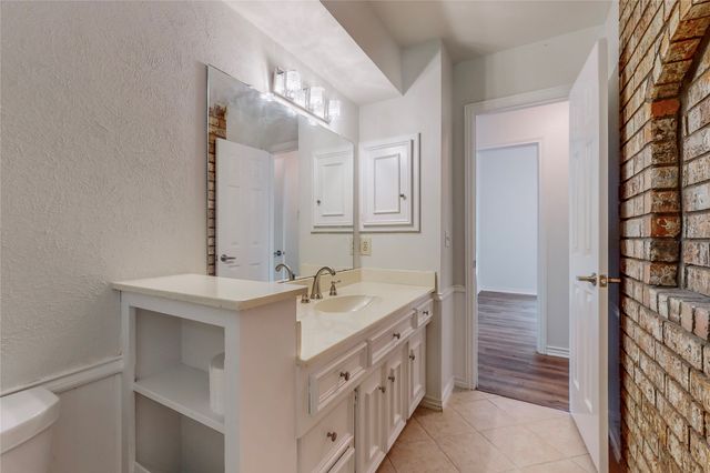 2251 Woodcreek Street, Carrollton, TX 75006