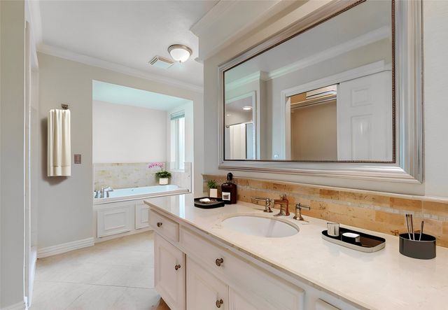 2251 Woodcreek Street, Carrollton, TX 75006