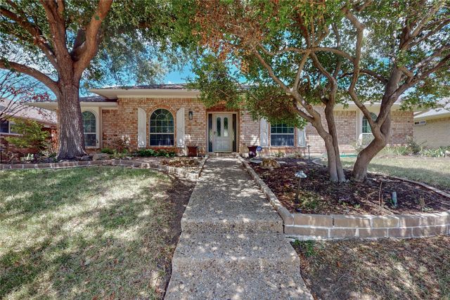 2251 Woodcreek Street, Carrollton, TX 75006