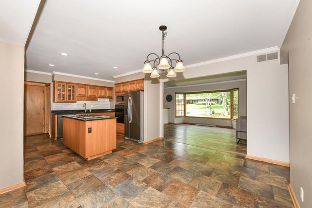1900 N 166th STREET, Brookfield, WI 53005