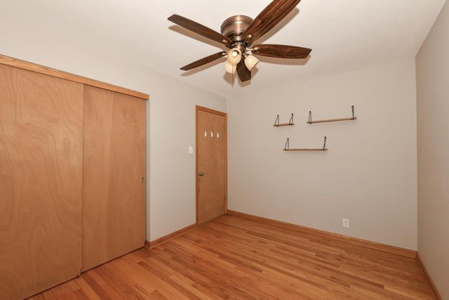 1900 N 166th STREET, Brookfield, WI 53005