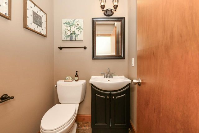 1900 N 166th STREET, Brookfield, WI 53005
