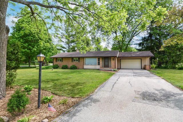 1900 N 166th STREET, Brookfield, WI 53005