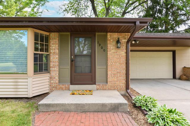 1900 N 166th STREET, Brookfield, WI 53005