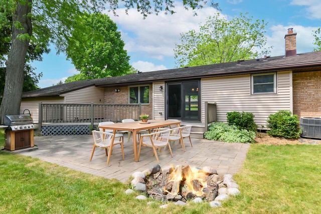1900 N 166th STREET, Brookfield, WI 53005