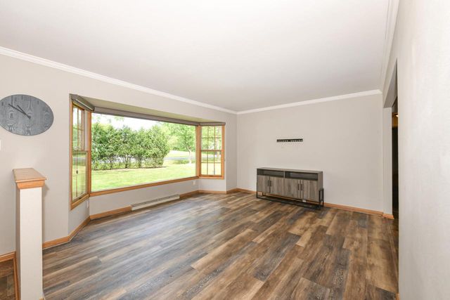 1900 N 166th STREET, Brookfield, WI 53005