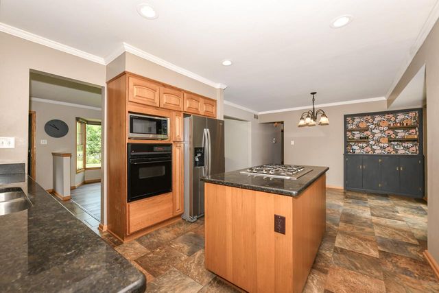 1900 N 166th STREET, Brookfield, WI 53005