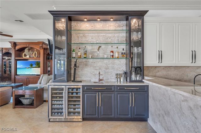 1519 HERMITAGE LN, Cape Coral, FL 33914