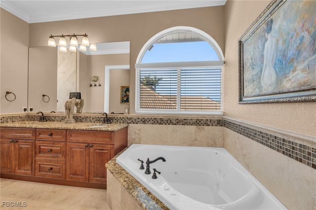 1519 HERMITAGE LN, Cape Coral, FL 33914