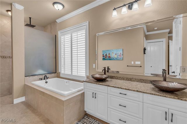 1519 HERMITAGE LN, Cape Coral, FL 33914