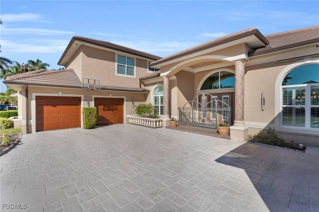 1519 HERMITAGE LN, Cape Coral, FL 33914