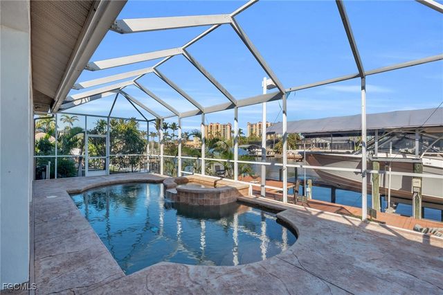 1519 HERMITAGE LN, Cape Coral, FL 33914