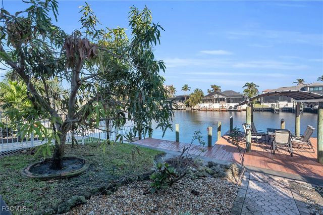 1519 HERMITAGE LN, Cape Coral, FL 33914