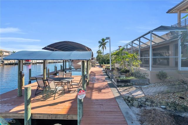 1519 HERMITAGE LN, Cape Coral, FL 33914