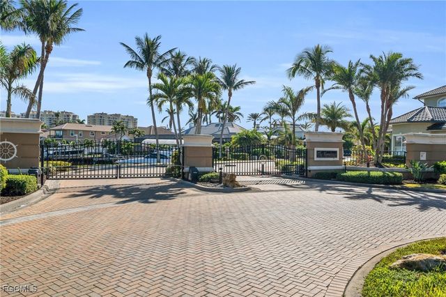 1519 HERMITAGE LN, Cape Coral, FL 33914