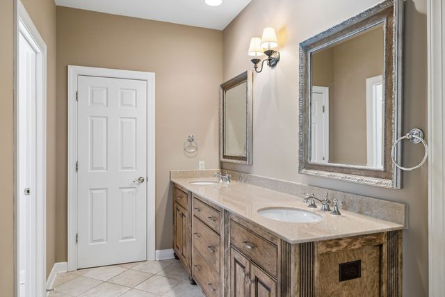 9111 Brentmeade Blvd, Brentwood, TN 37027