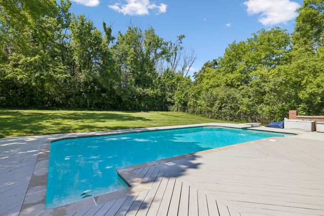 9111 Brentmeade Blvd, Brentwood, TN 37027