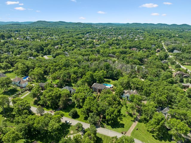 9111 Brentmeade Blvd, Brentwood, TN 37027