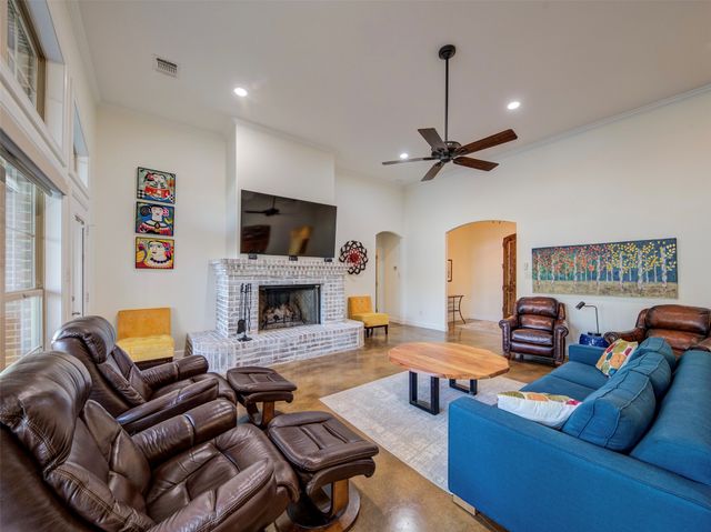 280 Moonlight Bay Drive, Chico, TX 76431