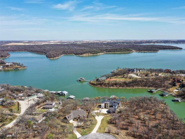 280 Moonlight Bay Drive, Chico, TX 76431