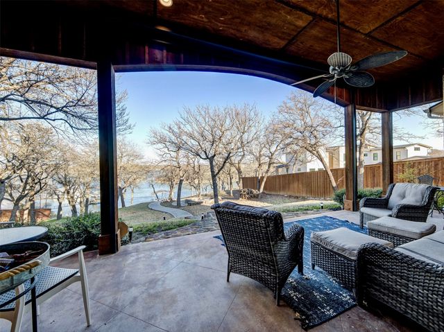 280 Moonlight Bay Drive, Chico, TX 76431