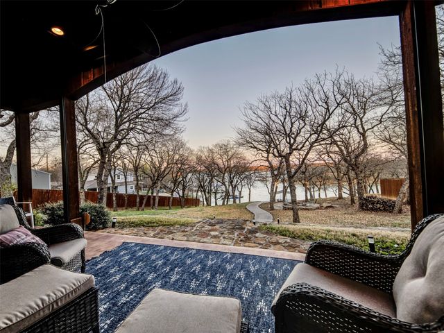 280 Moonlight Bay Drive, Chico, TX 76431