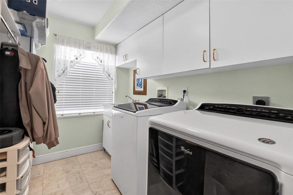 Image 55 of property listing at 7957 S PARK PLACE, Orlando, FL 32819