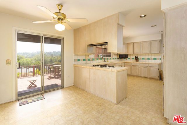 4996 Llano Drive, Woodland Hills (los Angeles), CA 91364