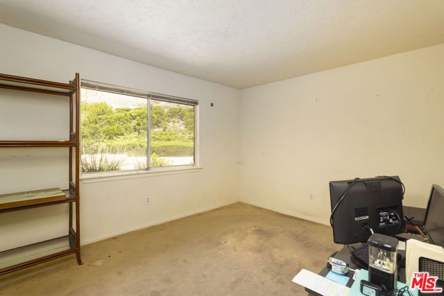 4996 Llano Drive, Woodland Hills (los Angeles), CA 91364