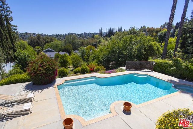 4996 Llano Drive, Woodland Hills (los Angeles), CA 91364