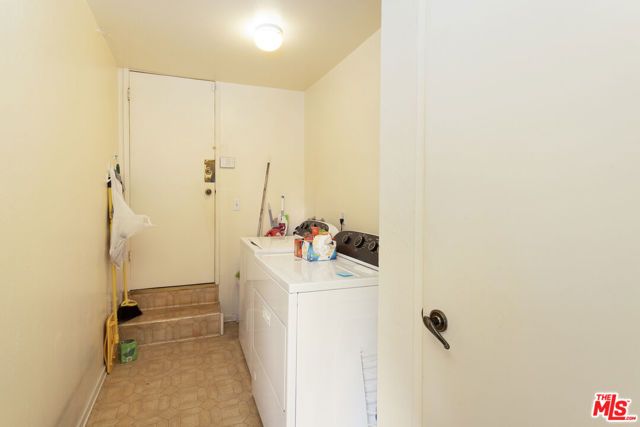 4996 Llano Drive, Woodland Hills (los Angeles), CA 91364