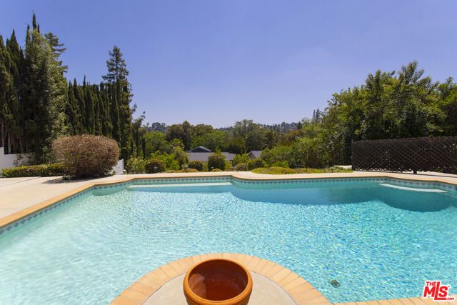 4996 Llano Drive, Woodland Hills (los Angeles), CA 91364