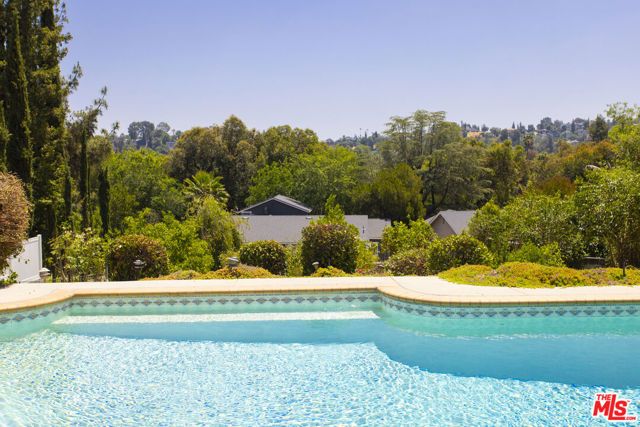 4996 Llano Drive, Woodland Hills (los Angeles), CA 91364