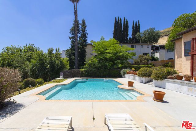 4996 Llano Drive, Woodland Hills (los Angeles), CA 91364