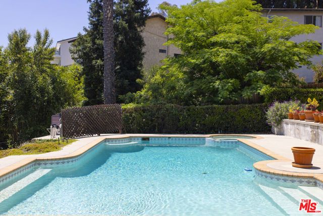 4996 Llano Drive, Woodland Hills (los Angeles), CA 91364