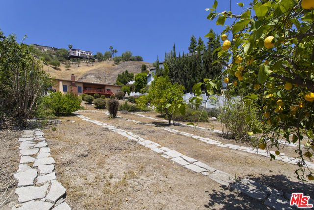 4996 Llano Drive, Woodland Hills (los Angeles), CA 91364