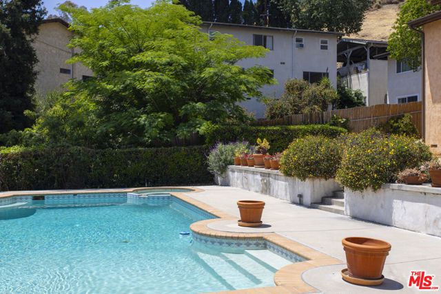 4996 Llano Drive, Woodland Hills (los Angeles), CA 91364