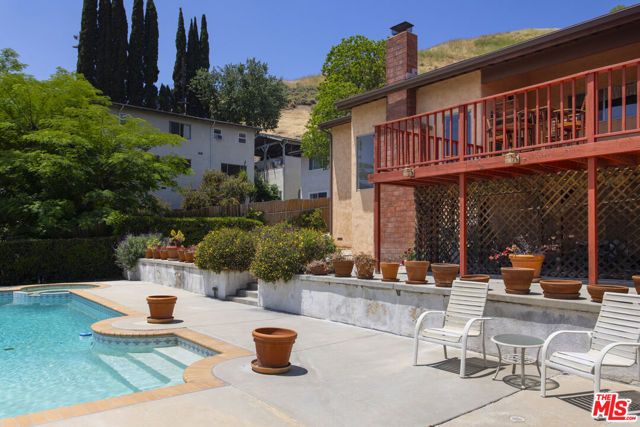 4996 Llano Drive, Woodland Hills (los Angeles), CA 91364