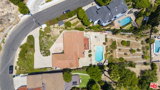 4996 Llano Drive, Woodland Hills (los Angeles), CA 91364