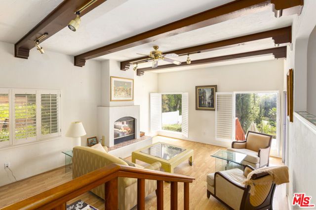 4996 Llano Drive, Woodland Hills (los Angeles), CA 91364