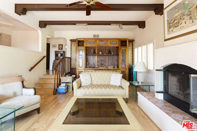 4996 Llano Drive, Woodland Hills (los Angeles), CA 91364