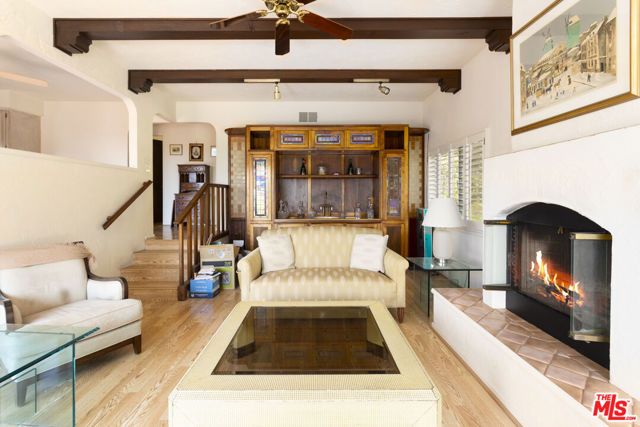 4996 Llano Drive, Woodland Hills (los Angeles), CA 91364