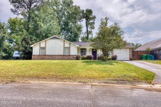 12513 W Canterbury Drive, Ocean Springs, MS 39564