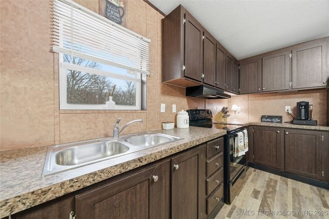 15975 S 187th West Avenue, Kellyville, OK 74039