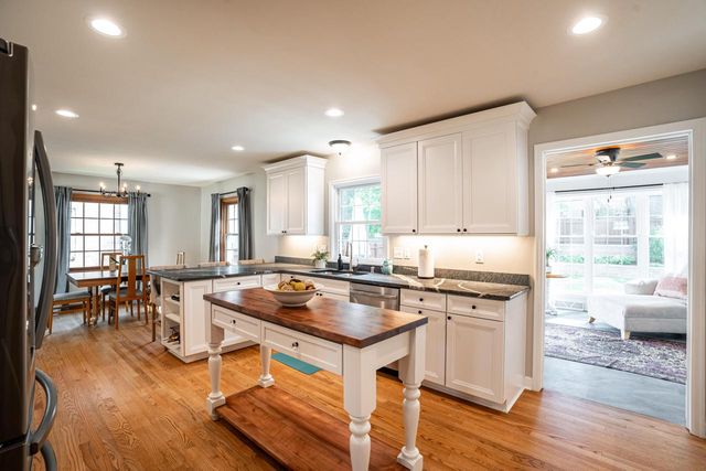 2550 N 93rd STREET, Wauwatosa, WI 53226