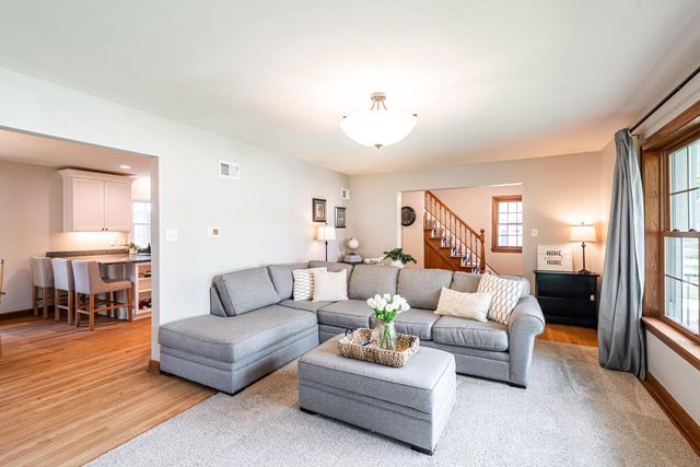 2550 N 93rd STREET, Wauwatosa, WI 53226