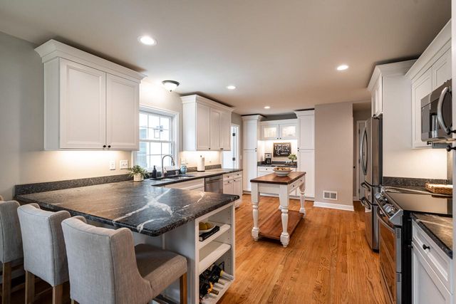 2550 N 93rd STREET, Wauwatosa, WI 53226